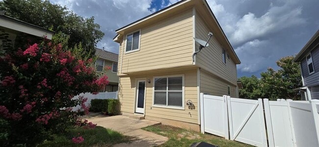 Building Photo - 1403 Davis Mountain Loop