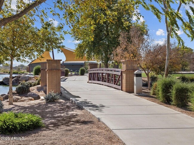 Building Photo - 6550 W Desert Blossom Way