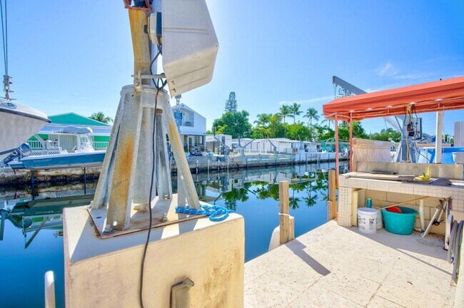 Building Photo - 136 Sable Palm Ln