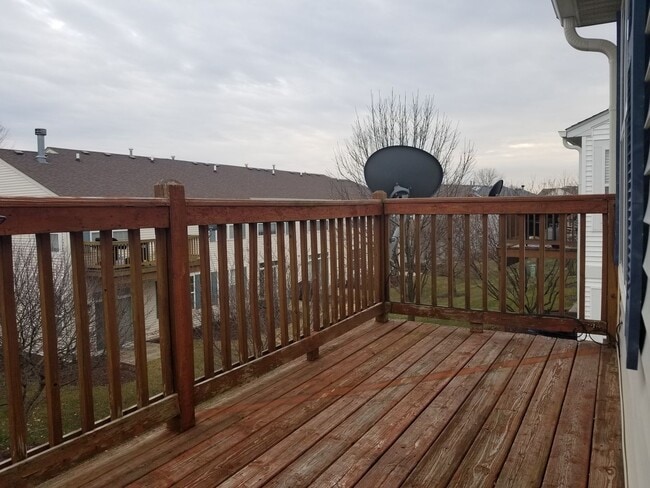 Building Photo - North Naperville Two Bedroom