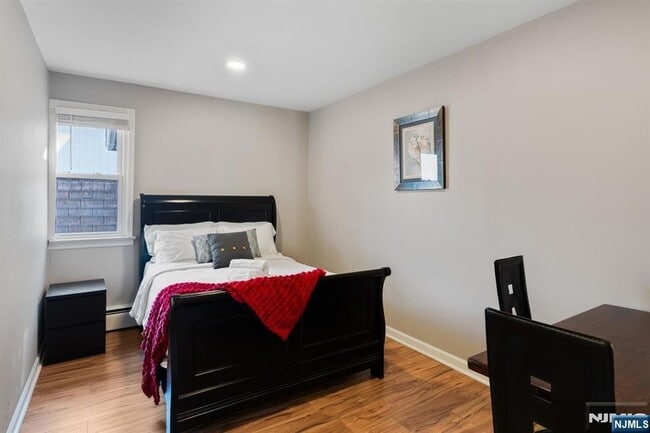 Building Photo - 401-403 Essex Street Unit A