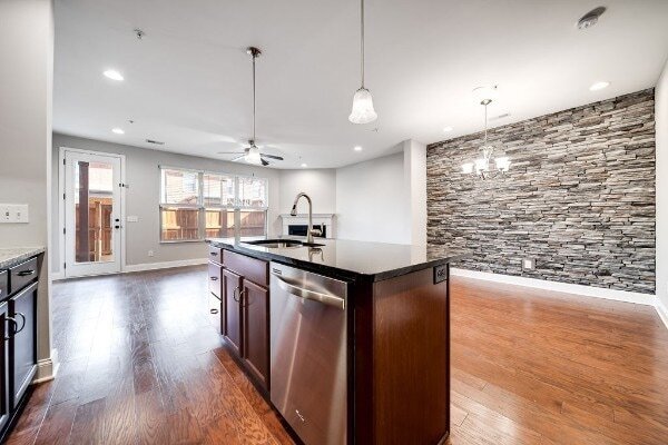 Building Photo - 207 Bixby Ln