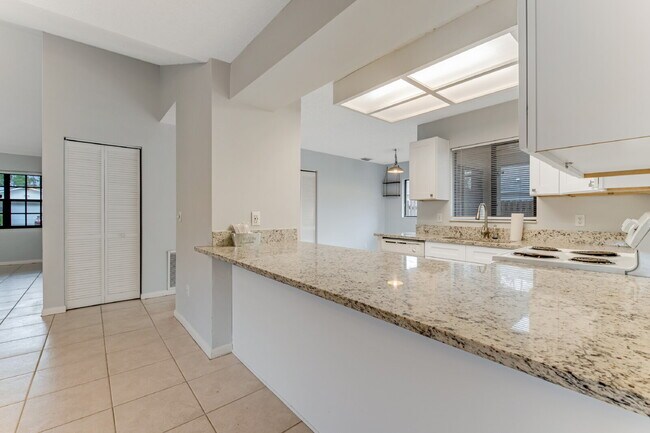 Building Photo - Charming 3-Bedroom, 2-Bath Home in Palm Coast