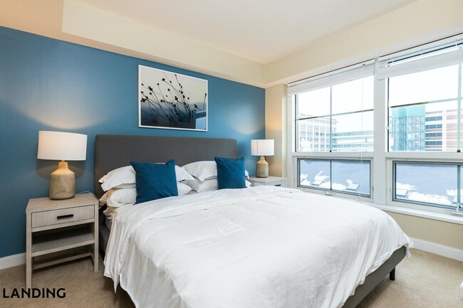 Building Photo - 17500 25th Ave NE