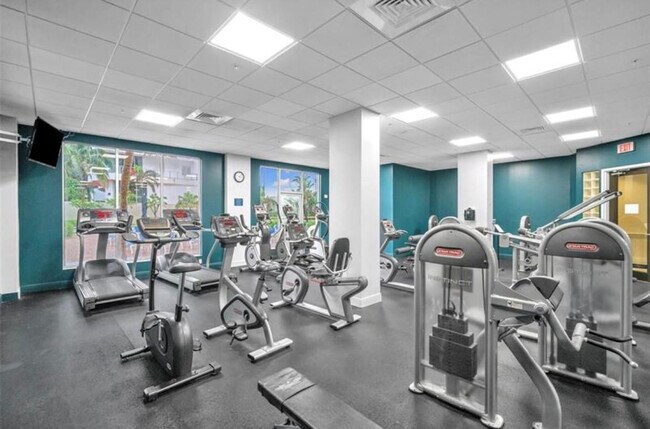 Building Photo - 4001 S Ocean Dr