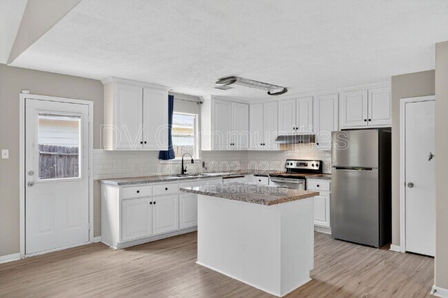 Primary Photo - 16350 Many Trees Ln