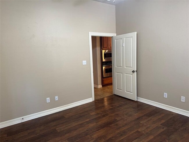 Building Photo - 1220 Pine Forest Cir