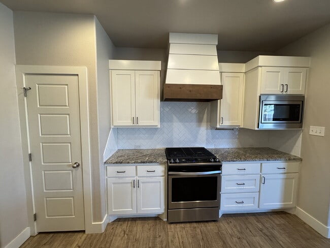 Building Photo - Beautiful Spacious Home in Cooper Schools!