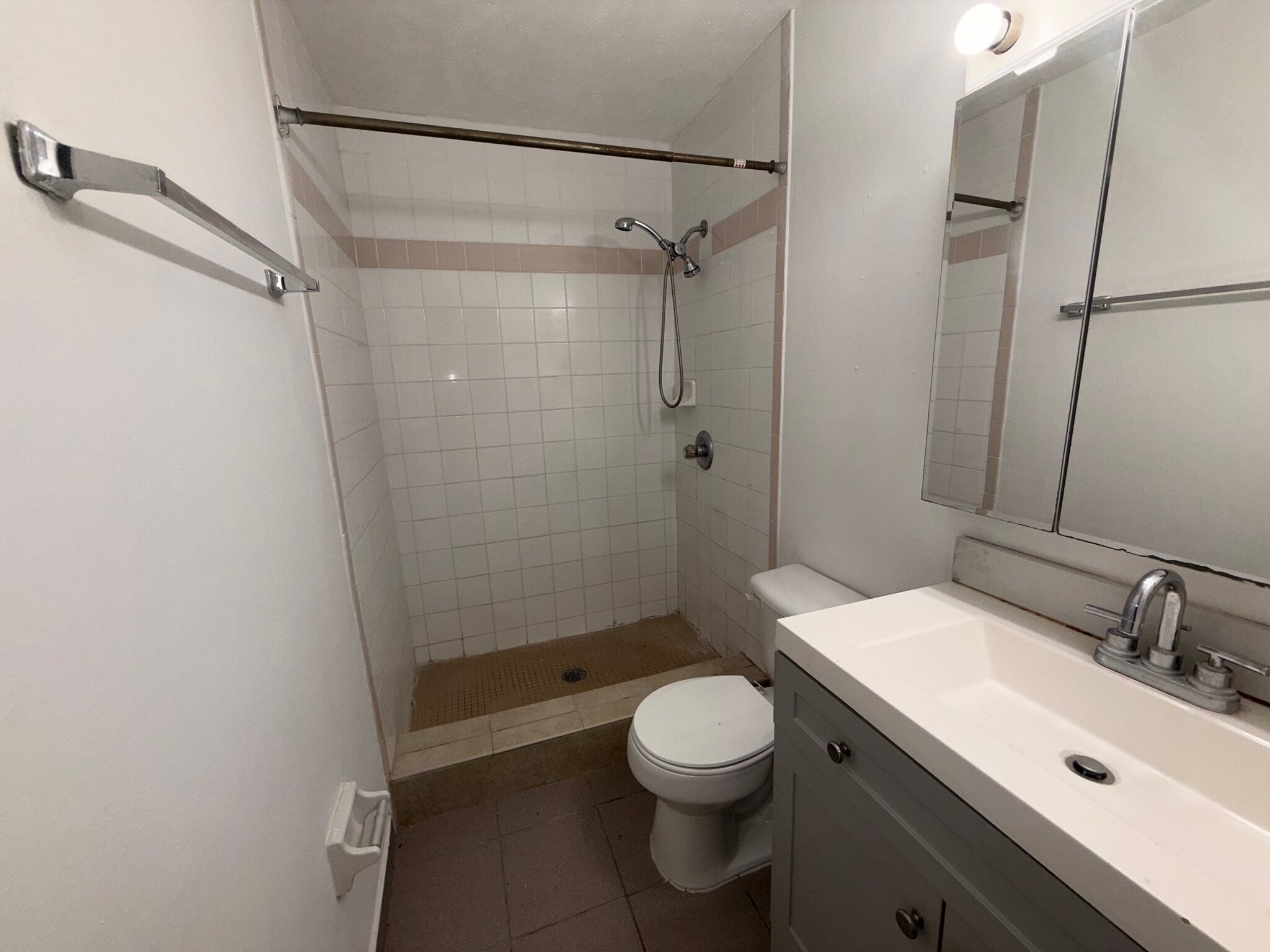 Building Photo - 1667 Weston Oaks Dr