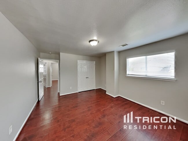 Building Photo - 5615 Bear Paw Cir