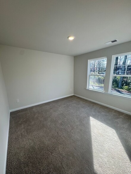 Building Photo - 914 W Sumter St