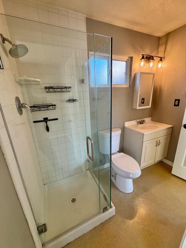 Building Photo - 1709 Guadalupe Ave