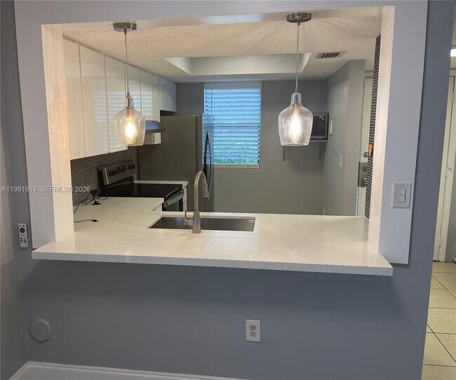 Building Photo - 5200 NW 31st Ave