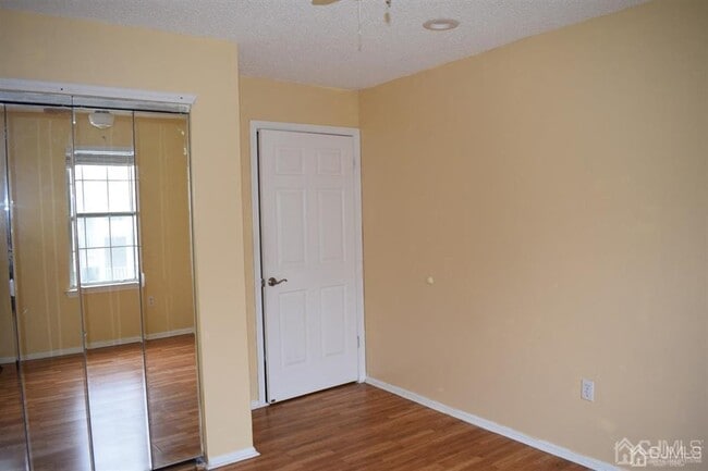 Building Photo - 61 Brighton Way