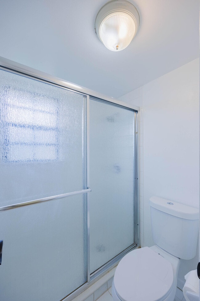 Building Photo - 4708 Oak Terrace Dr