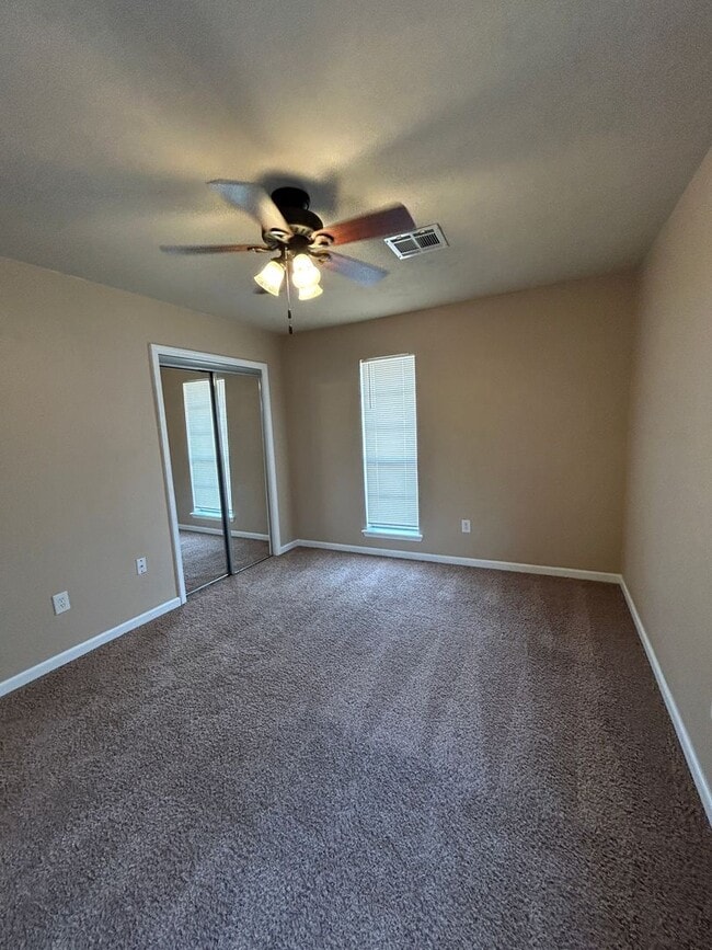 Building Photo - 3 bedroom NOW AVAILABLE in the MAC school ...