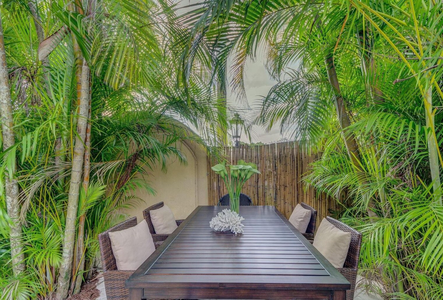 Building Photo - 1000 Ave of the Champions