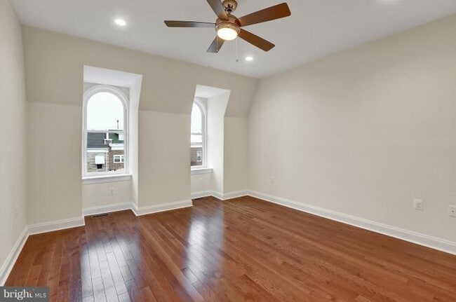 Building Photo - 2420 Callow Ave