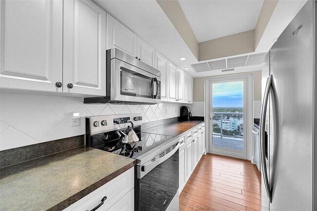 Building Photo - 2841 N Ocean Blvd