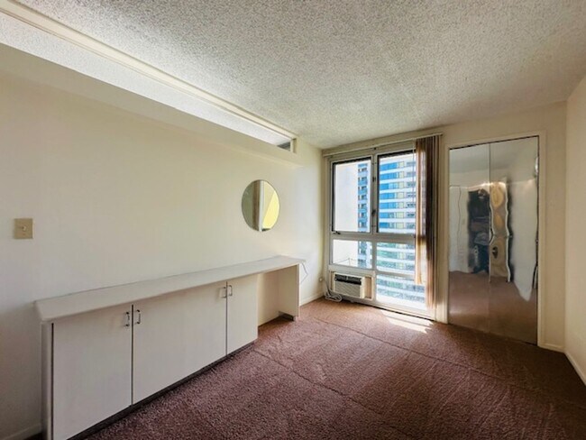 Building Photo - 2 Bedroom, 2 Bathroom, 1 Parking (1350 Ala...