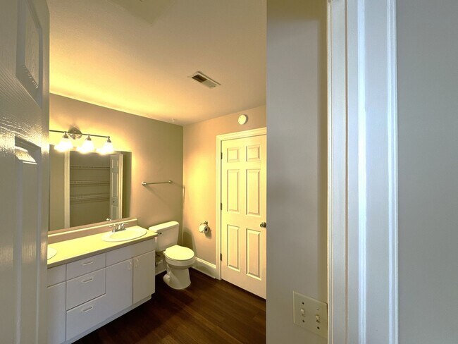 Building Photo - Peregrine 128