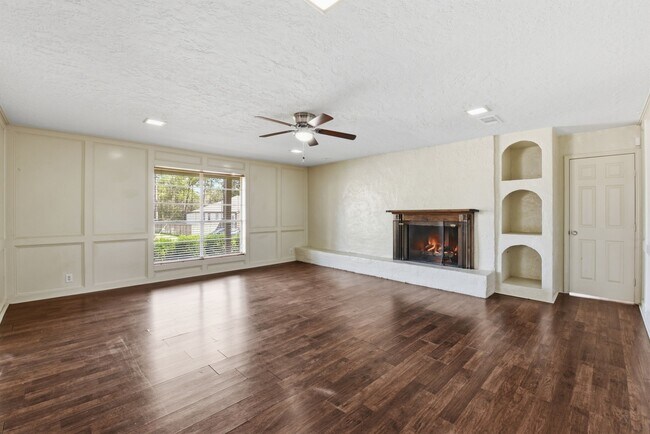 Building Photo - 9052 Zapata Way