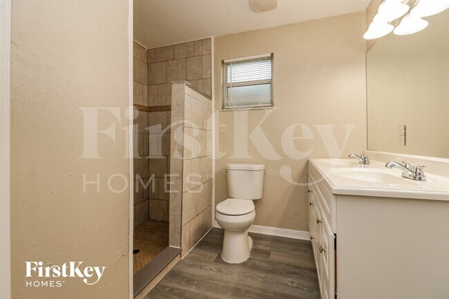 Building Photo - 2607 Thomas Ln