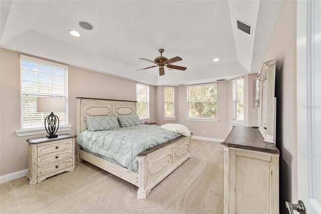 Building Photo - 1706 SW 27th St