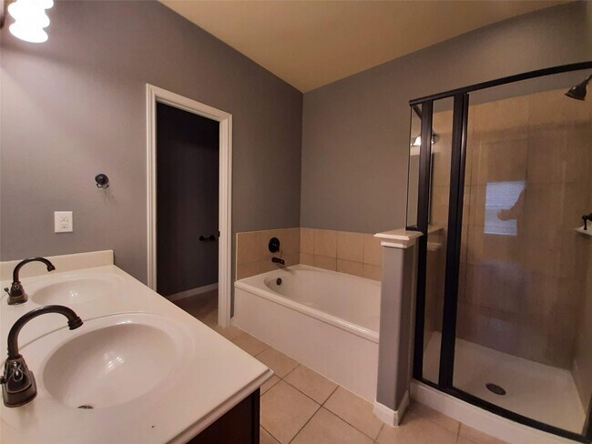 Building Photo - 23322 E Pine Ivy Ln
