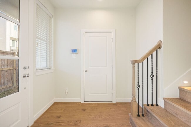 Building Photo - 6302 Chelsea Falls Ln