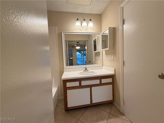 Building Photo - 12520 Equestrian Cir