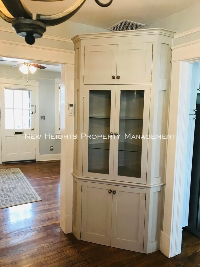 Building Photo - 301 Broad St