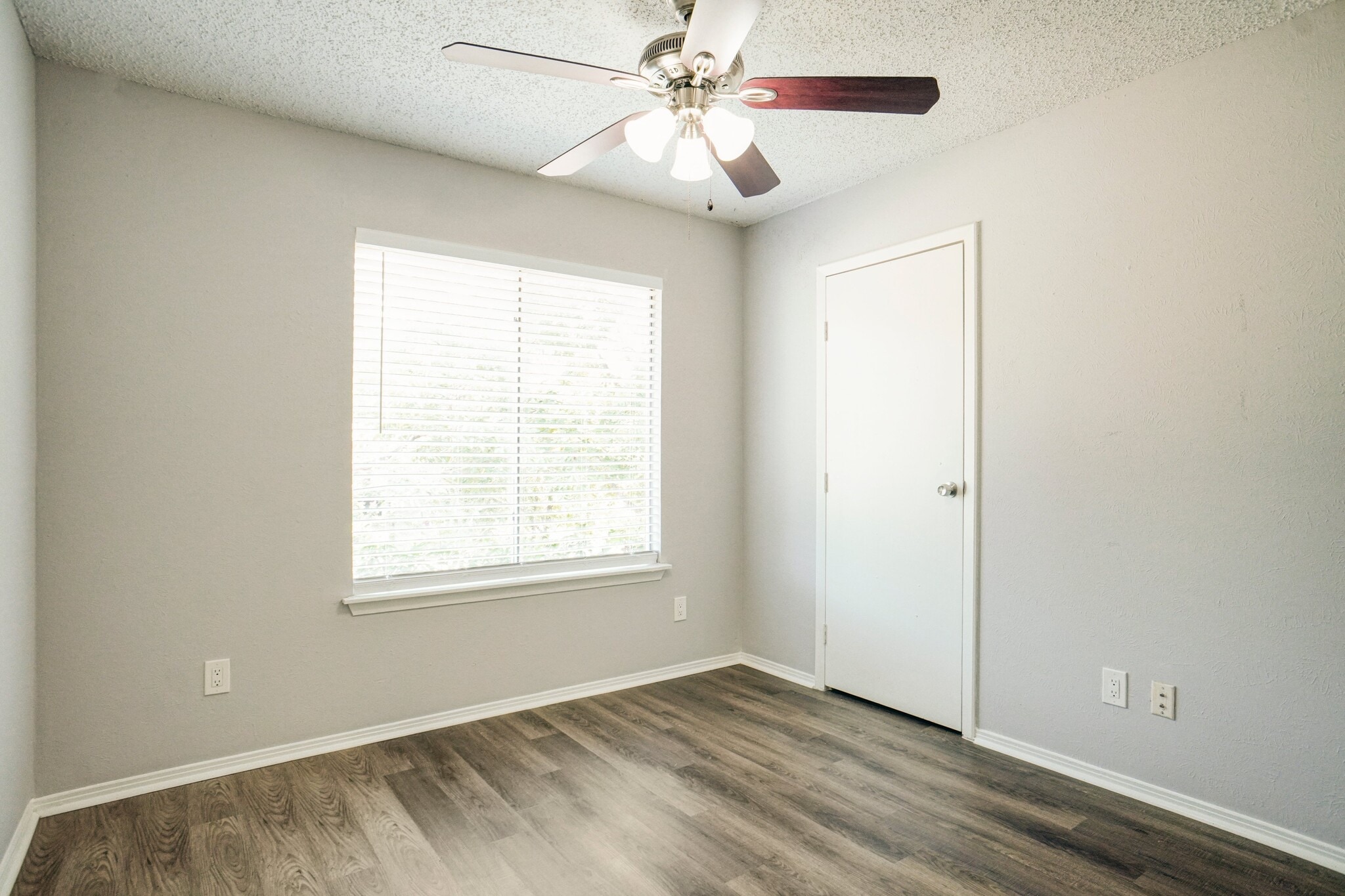 Building Photo - 1741 Crystal Way