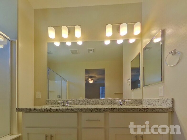 Building Photo - 2929 N 28th St