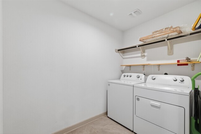 Building Photo - 2920 Stamford Hl Ln