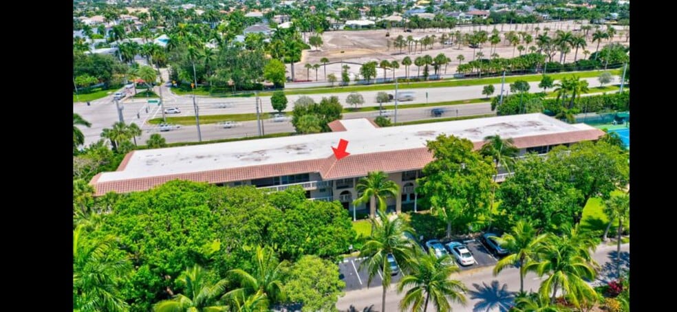 Building Photo - 100 Royal Palm Way