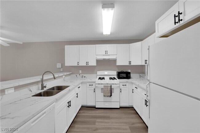 Building Photo - 2110 Sleepy Ct