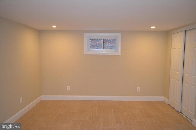 Building Photo - 206 S Courthouse Rd