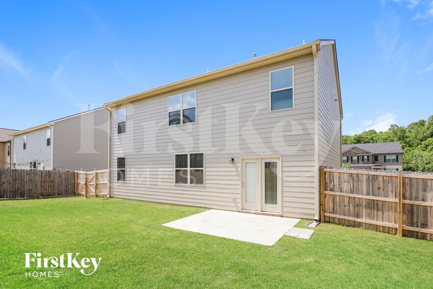 Building Photo - 2102 Massey Ln