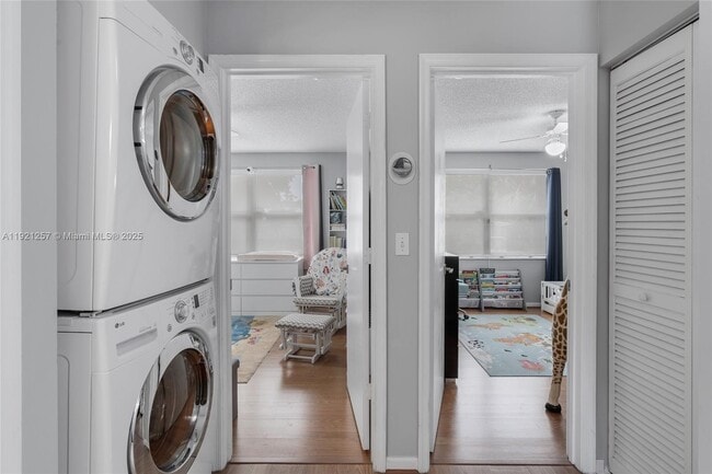 Building Photo - 4055 Eastridge Dr