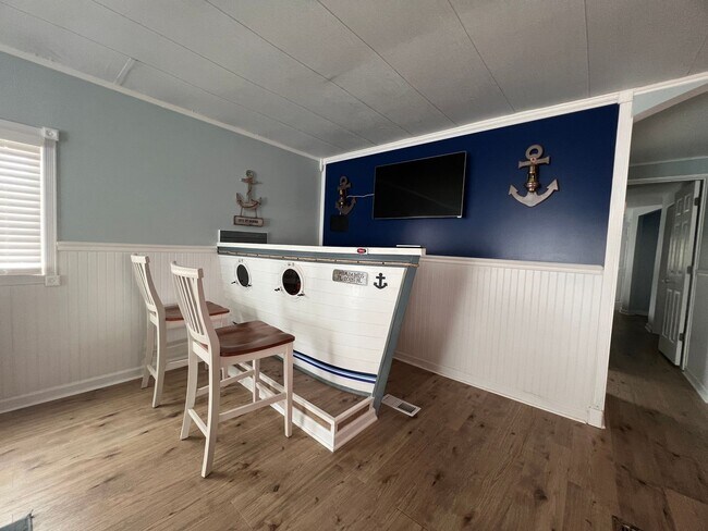 Building Photo - The absolute cutest rental you'll see - 2/2 mobile home in Davie 55+ community