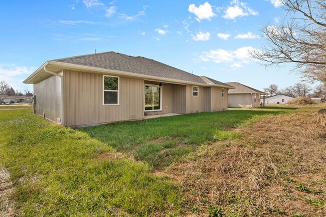 Building Photo - 41 Whitley Ln