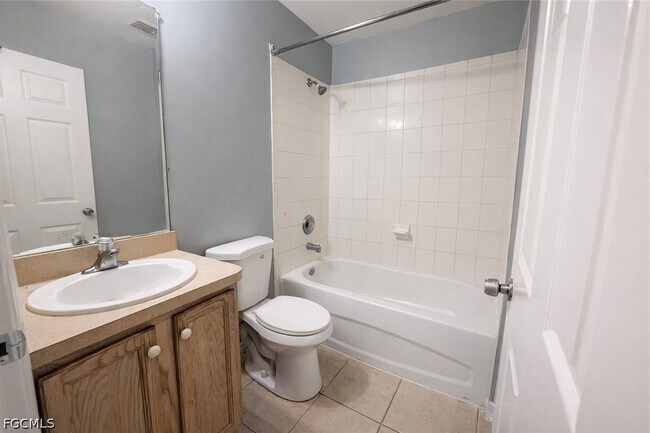 Building Photo - 609-611 Hawthorne Ave S