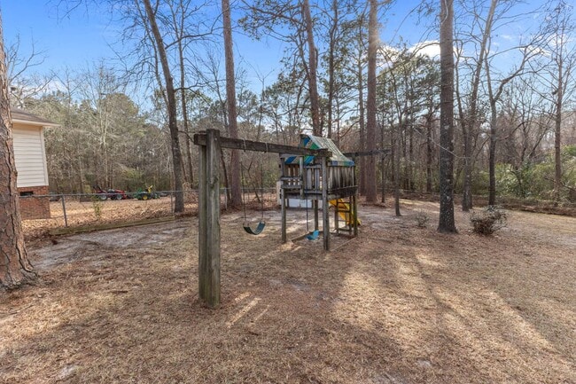 Building Photo - 6257 Lakehaven Dr