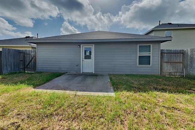 Building Photo - 18811 Charter Elm Dr