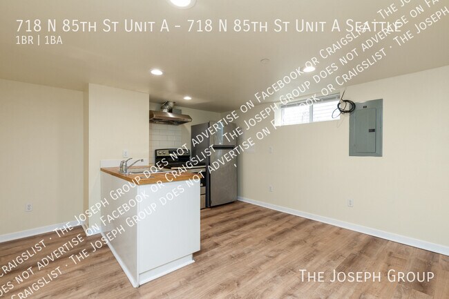 Building Photo - 718 N 85th St