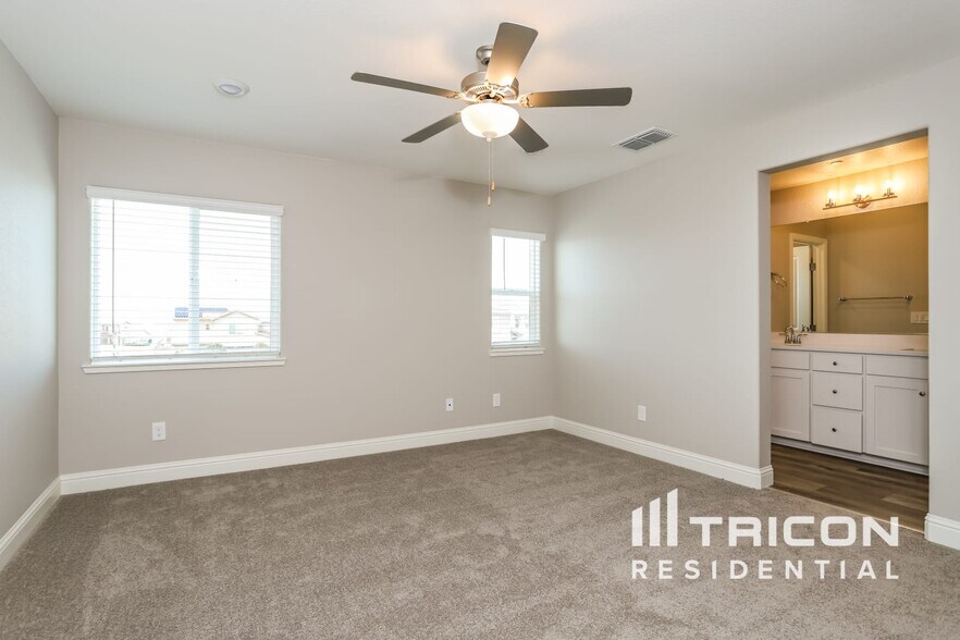 Building Photo - 2037 Comstock Ln