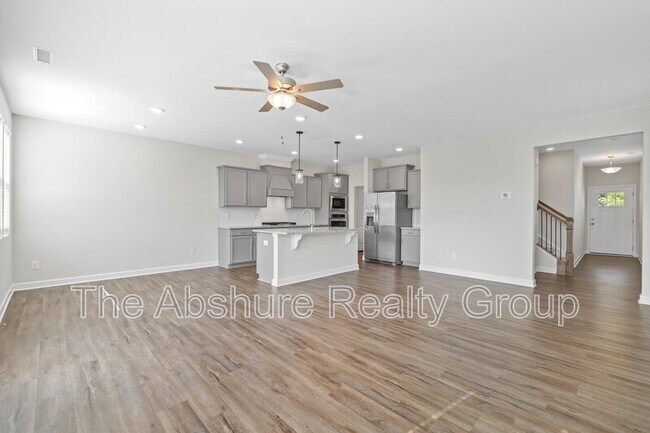 Building Photo - 35 Village Edge Dr