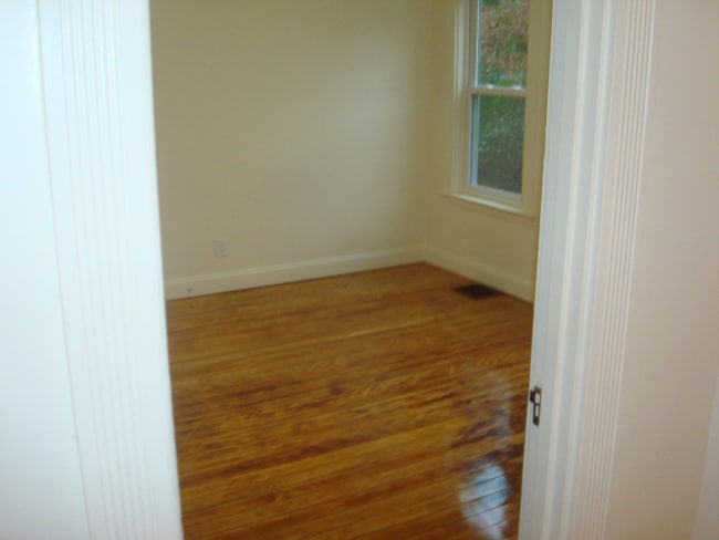 Building Photo - 818 Amesbury Rd