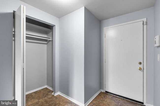 Building Photo - 18050 Chalet Dr